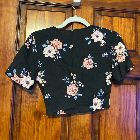 H&M Divided Collection Black Crop Top Floral Print Pink/Blue Flowers 4 - Picture 2 of 7